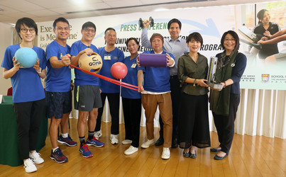 (From right) Dr Grace Loy, Physician of University Health Services; Professor Chia-Chin Lin, Head of School of Nursing; Dr Michael Tse, Assistant Director of Centre for Sports and Exercise, and participants of the 12-week pilot programme.